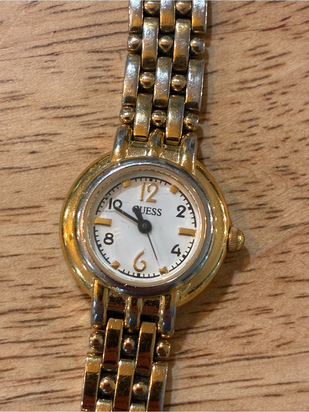 GUESS gold Tone Quartz Analog Ladies Watch